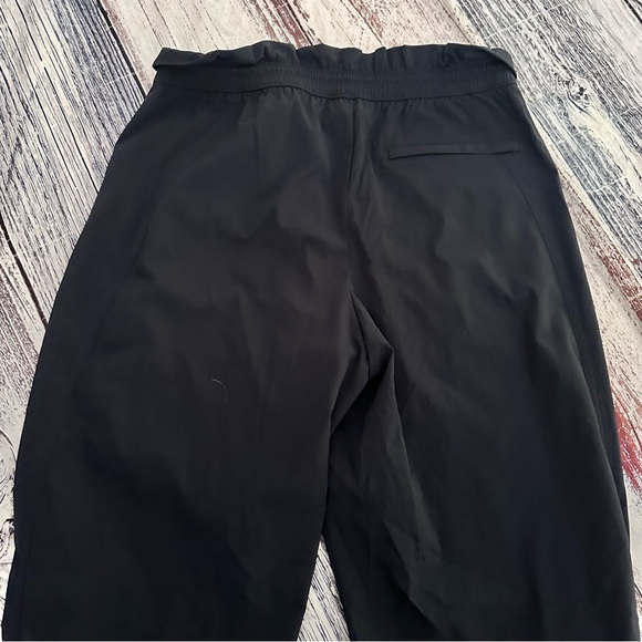 Athleta TREKKIE HIGH RISE PARACHUTE PANT | Navy Blue | Size 10 - Picture 4 of 10